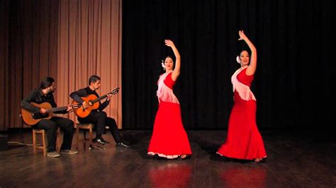  Entre Dos Aguas: Ein Flamenco-Stück voller Sehnsucht und leidenschaftlicher Rhythmen